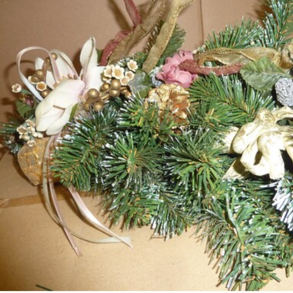 🎄SALE Pine Swag Wall Wreath, pinecones, pearl ribbon ornaments silk floral - Picture 8 of 10